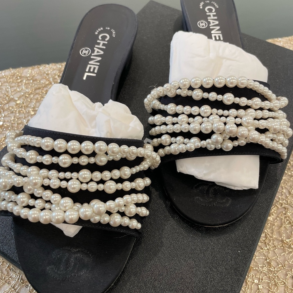 CHANEL Pearl Sandals 41